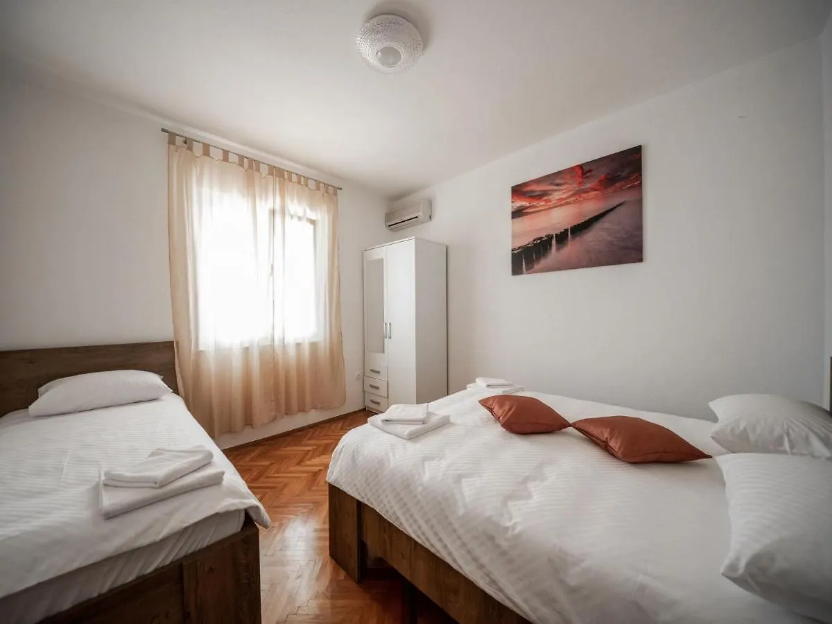 Apartment Zora In Seline With Terrace, Near The Beach