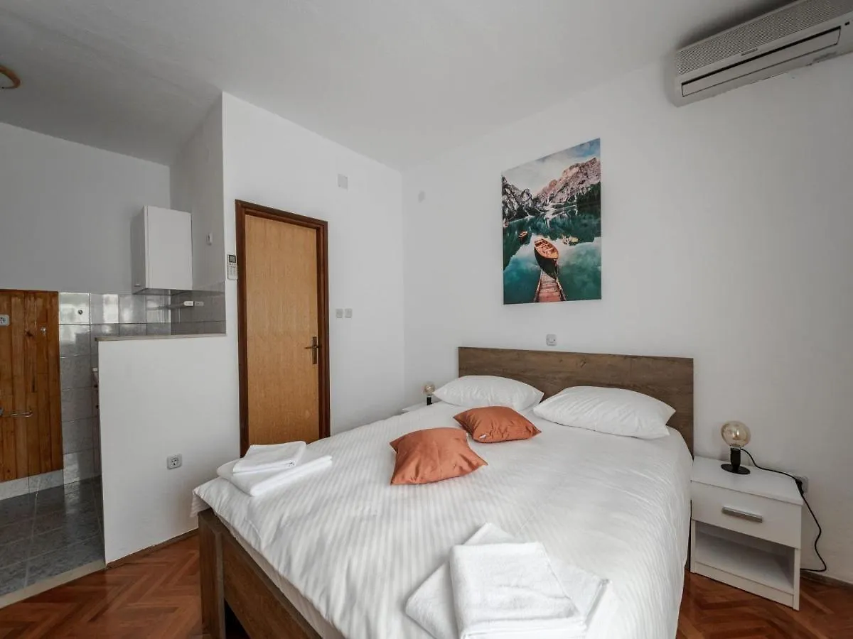 Apartment Zora In Seline With Terrace, Near The Beach Croatia