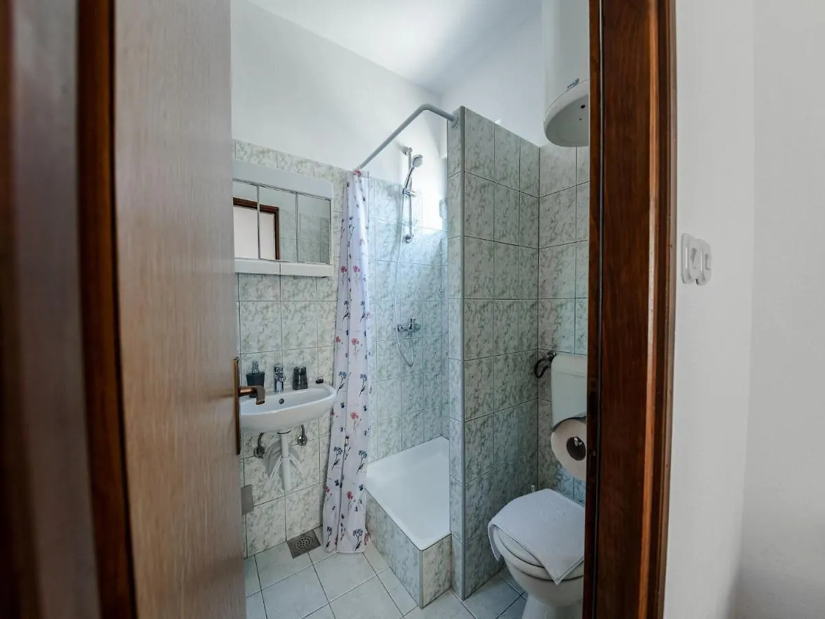Apartment Zora In Seline With Terrace, Near The Beach Croatia