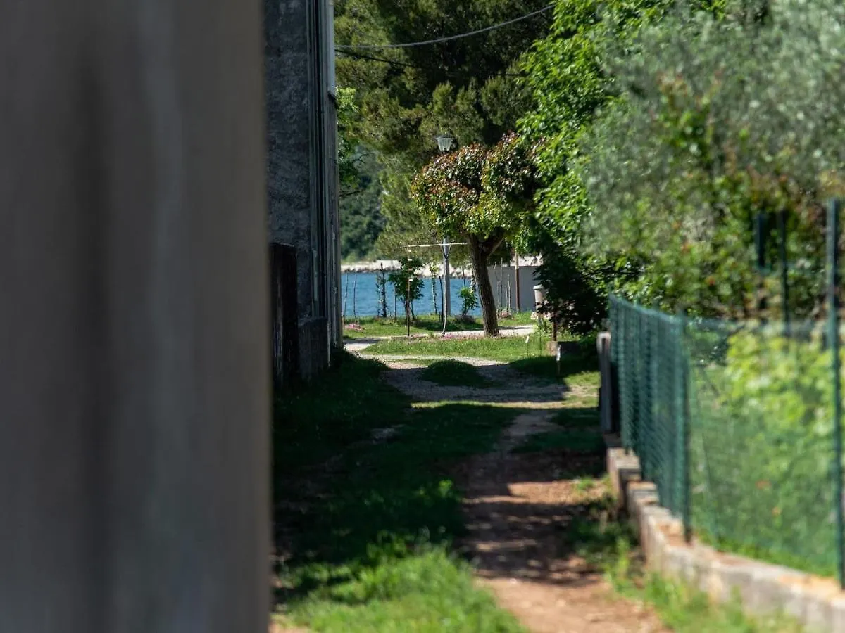 Apartment Zora In Seline With Terrace, Near The Beach Croatia