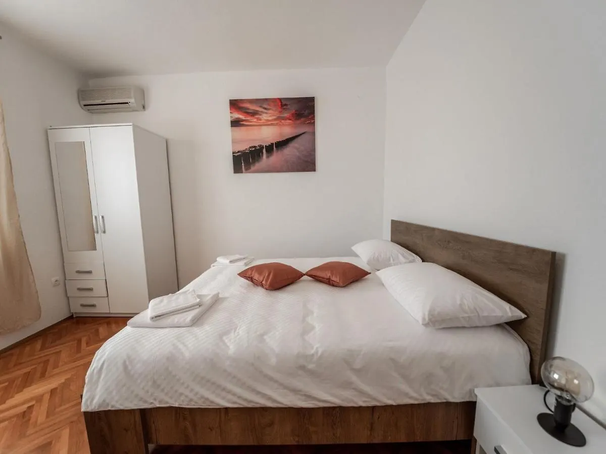 Apartment Zora In Seline With Terrace, Near The Beach