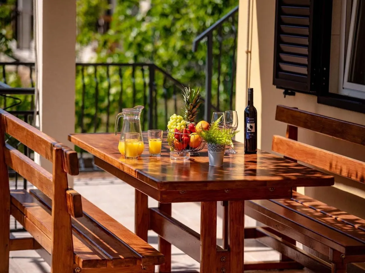Apartment Zora In Seline With Terrace, Near The Beach